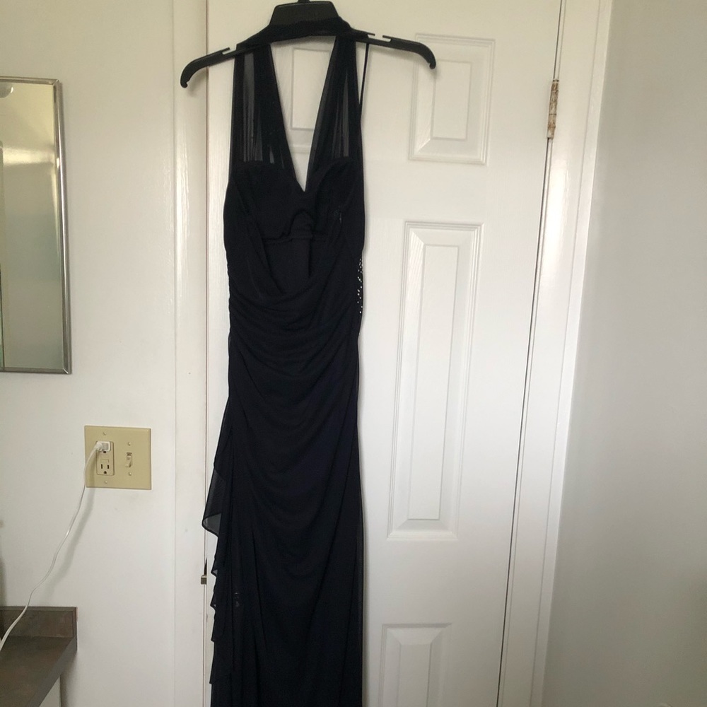 Formal dress - Picture 2 of 8